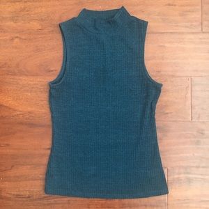 Super Cute Teal Top Size Small